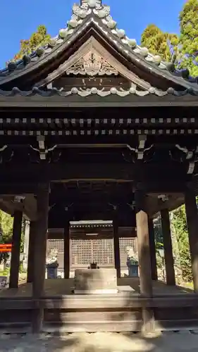 神明白山社相殿（杁下）の本殿・本堂