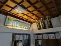 宇夫階神社の{uncategorized: "未分類", other: "その他", undefined: "問題あり", building: "その他建物", grave: "お墓", sacred_gate: "鳥居", guardian: "狛犬", statue: "像", buddha: "仏像", history: "歴史", nature: "自然", garden: "庭園", animal: "動物", pagoda: "塔", temizu: "手水舎", mountain_gate: "山門・神門", sanctuary: "本殿・本堂", subordinate: "末社・摂社", art: "芸術", scenery: "景色", jizo: "地蔵", ema: "絵馬", goshuin: "御朱印", omikuji: "おみくじ", items: "授与品その他", amulet: "お守り", goshuincho: "御朱印帳", eats: "食事", festival: "お祭り", votive_dance: "神楽", shichigosan: "七五三参", wedding: "結婚式", experience: "体験その他", initially: "初詣", around: "周辺", anti_infection: "感染症対策"}