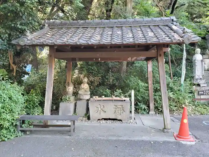 弥勒寺の手水舎