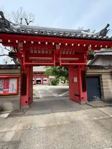 愛染堂勝鬘院の山門・神門