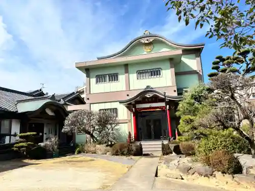 顕乗寺の{uncategorized: "未分類", other: "その他", undefined: "問題あり", building: "その他建物", grave: "お墓", sacred_gate: "鳥居", guardian: "狛犬", statue: "像", buddha: "仏像", history: "歴史", nature: "自然", garden: "庭園", animal: "動物", pagoda: "塔", temizu: "手水舎", mountain_gate: "山門・神門", sanctuary: "本殿・本堂", subordinate: "末社・摂社", art: "芸術", scenery: "景色", jizo: "地蔵", ema: "絵馬", goshuin: "御朱印", omikuji: "おみくじ", items: "授与品その他", amulet: "お守り", goshuincho: "御朱印帳", eats: "食事", festival: "お祭り", votive_dance: "神楽", shichigosan: "七五三参", wedding: "結婚式", experience: "体験その他", initially: "初詣", around: "周辺", anti_infection: "感染症対策"}