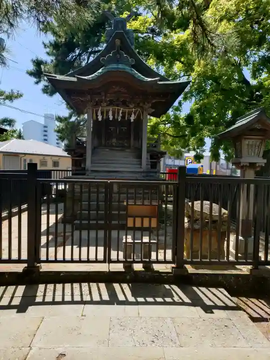 白潟天満宮の{uncategorized: "未分類", other: "その他", undefined: "問題あり", building: "その他建物", grave: "お墓", sacred_gate: "鳥居", guardian: "狛犬", statue: "像", buddha: "仏像", history: "歴史", nature: "自然", garden: "庭園", animal: "動物", pagoda: "塔", temizu: "手水舎", mountain_gate: "山門・神門", sanctuary: "本殿・本堂", subordinate: "末社・摂社", art: "芸術", scenery: "景色", jizo: "地蔵", ema: "絵馬", goshuin: "御朱印", omikuji: "おみくじ", items: "授与品その他", amulet: "お守り", goshuincho: "御朱印帳", eats: "食事", festival: "お祭り", votive_dance: "神楽", shichigosan: "七五三参", wedding: "結婚式", experience: "体験その他", initially: "初詣", around: "周辺", anti_infection: "感染症対策"}