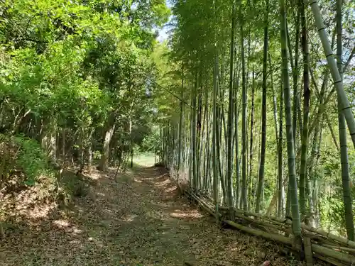 可美真手命神社の周辺