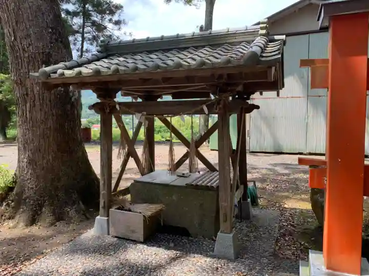 春日神社の手水舎