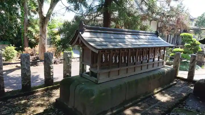 一瓶塚稲荷神社の末社・摂社