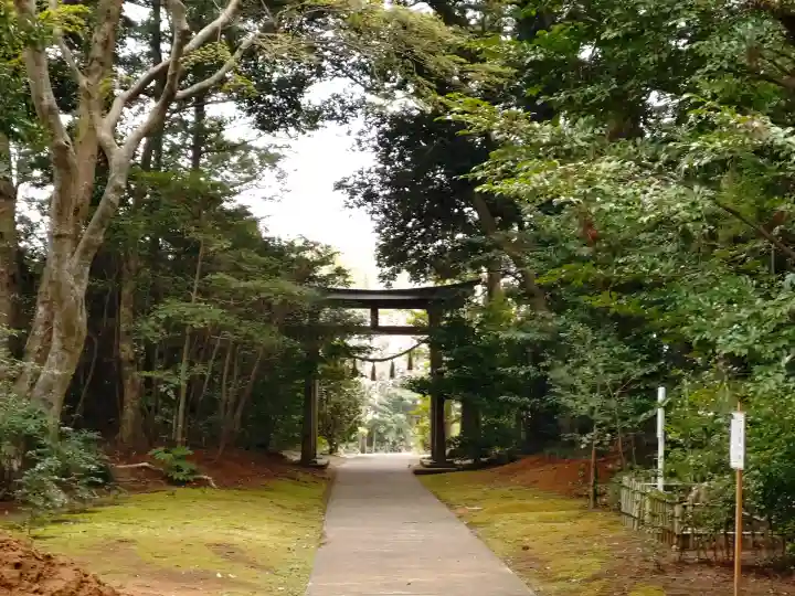 成田熊野神社の{uncategorized: "未分類", other: "その他", undefined: "問題あり", building: "その他建物", grave: "お墓", sacred_gate: "鳥居", guardian: "狛犬", statue: "像", buddha: "仏像", history: "歴史", nature: "自然", garden: "庭園", animal: "動物", pagoda: "塔", temizu: "手水舎", mountain_gate: "山門・神門", sanctuary: "本殿・本堂", subordinate: "末社・摂社", art: "芸術", scenery: "景色", jizo: "地蔵", ema: "絵馬", goshuin: "御朱印", omikuji: "おみくじ", items: "授与品その他", amulet: "お守り", goshuincho: "御朱印帳", eats: "食事", festival: "お祭り", votive_dance: "神楽", shichigosan: "七五三参", wedding: "結婚式", experience: "体験その他", initially: "初詣", around: "周辺", anti_infection: "感染症対策"}