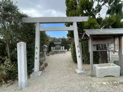棒屋神社の{uncategorized: "未分類", other: "その他", undefined: "問題あり", building: "その他建物", grave: "お墓", sacred_gate: "鳥居", guardian: "狛犬", statue: "像", buddha: "仏像", history: "歴史", nature: "自然", garden: "庭園", animal: "動物", pagoda: "塔", temizu: "手水舎", mountain_gate: "山門・神門", sanctuary: "本殿・本堂", subordinate: "末社・摂社", art: "芸術", scenery: "景色", jizo: "地蔵", ema: "絵馬", goshuin: "御朱印", omikuji: "おみくじ", items: "授与品その他", amulet: "お守り", goshuincho: "御朱印帳", eats: "食事", festival: "お祭り", votive_dance: "神楽", shichigosan: "七五三参", wedding: "結婚式", experience: "体験その他", initially: "初詣", around: "周辺", anti_infection: "感染症対策"}