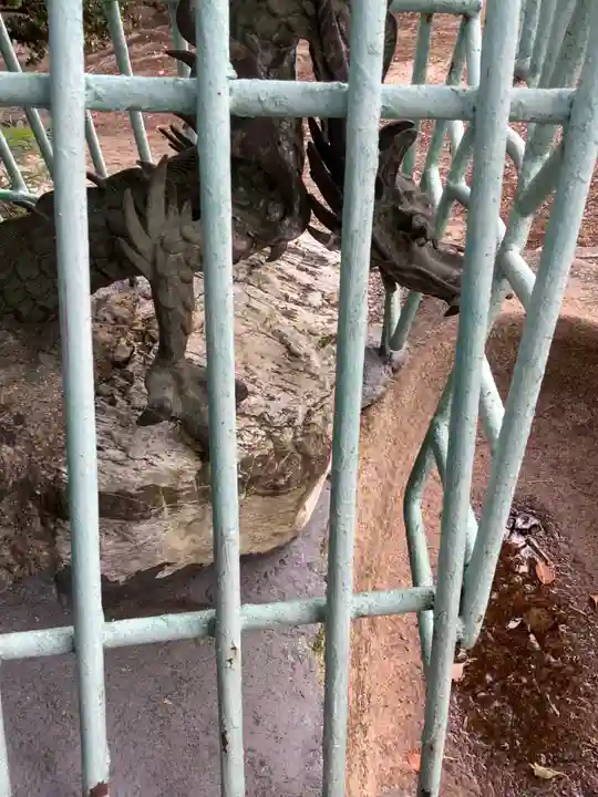 八幡社 春日社合殿の手水舎