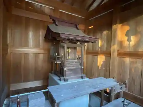 高徳神社の{uncategorized: "未分類", other: "その他", undefined: "問題あり", building: "その他建物", grave: "お墓", sacred_gate: "鳥居", guardian: "狛犬", statue: "像", buddha: "仏像", history: "歴史", nature: "自然", garden: "庭園", animal: "動物", pagoda: "塔", temizu: "手水舎", mountain_gate: "山門・神門", sanctuary: "本殿・本堂", subordinate: "末社・摂社", art: "芸術", scenery: "景色", jizo: "地蔵", ema: "絵馬", goshuin: "御朱印", omikuji: "おみくじ", items: "授与品その他", amulet: "お守り", goshuincho: "御朱印帳", eats: "食事", festival: "お祭り", votive_dance: "神楽", shichigosan: "七五三参", wedding: "結婚式", experience: "体験その他", initially: "初詣", around: "周辺", anti_infection: "感染症対策"}