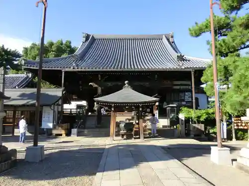 葛井寺の本殿