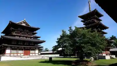 薬師寺の本殿・本堂