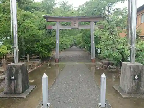 八幡神社の鳥居