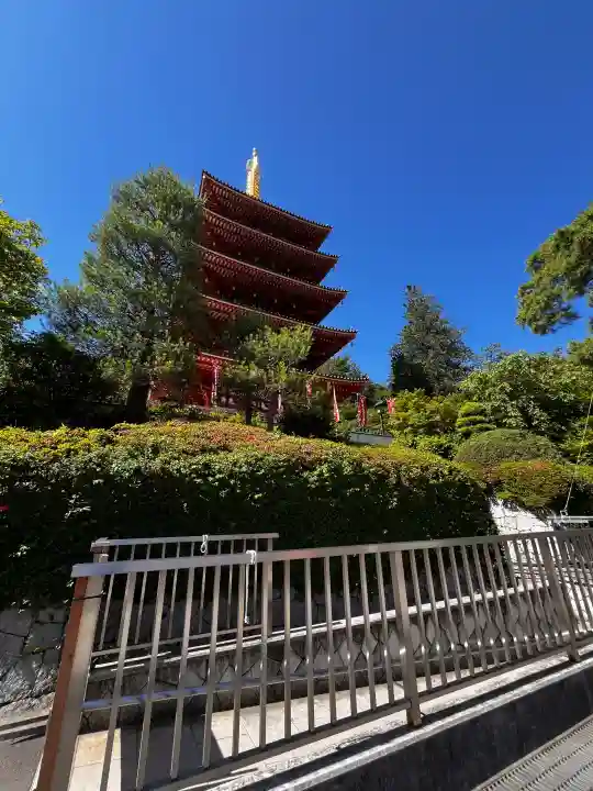 高幡不動尊 金剛寺の{uncategorized: "未分類", other: "その他", undefined: "問題あり", building: "その他建物", grave: "お墓", sacred_gate: "鳥居", guardian: "狛犬", statue: "像", buddha: "仏像", history: "歴史", nature: "自然", garden: "庭園", animal: "動物", pagoda: "塔", temizu: "手水舎", mountain_gate: "山門・神門", sanctuary: "本殿・本堂", subordinate: "末社・摂社", art: "芸術", scenery: "景色", jizo: "地蔵", ema: "絵馬", goshuin: "御朱印", omikuji: "おみくじ", items: "授与品その他", amulet: "お守り", goshuincho: "御朱印帳", eats: "食事", festival: "お祭り", votive_dance: "神楽", shichigosan: "七五三参", wedding: "結婚式", experience: "体験その他", initially: "初詣", around: "周辺", anti_infection: "感染症対策"}