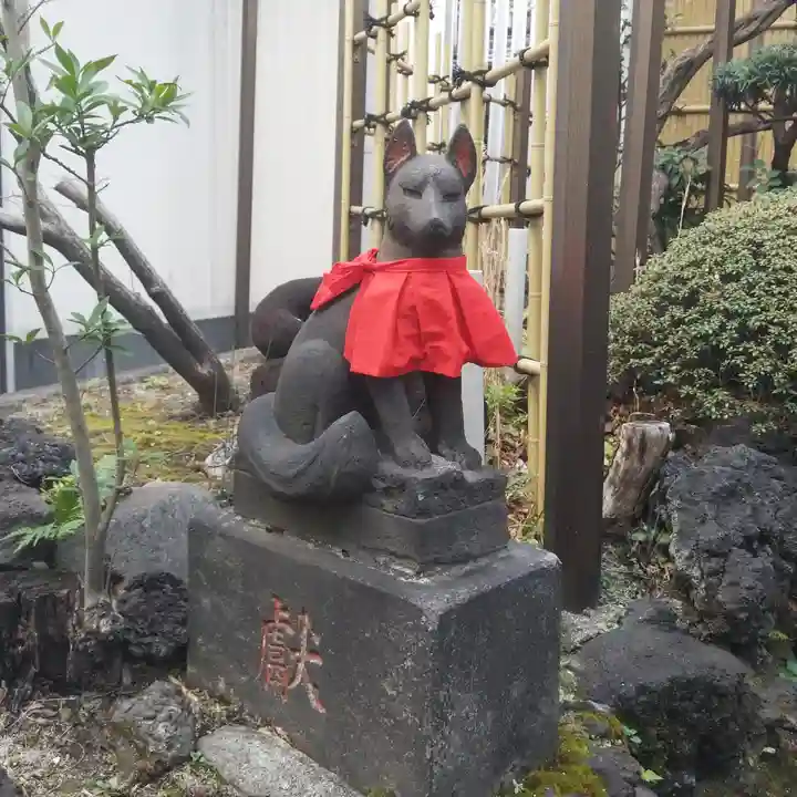 靍護稲荷神社の狛犬