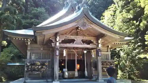 真山神社の本殿・本堂