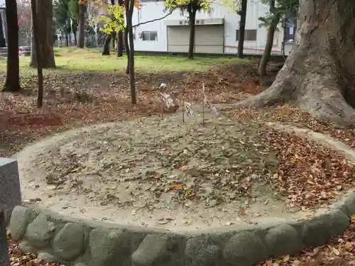 筑摩神社の建物その他