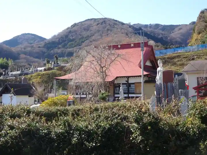 伊勢原 法泉寺の本殿・本堂