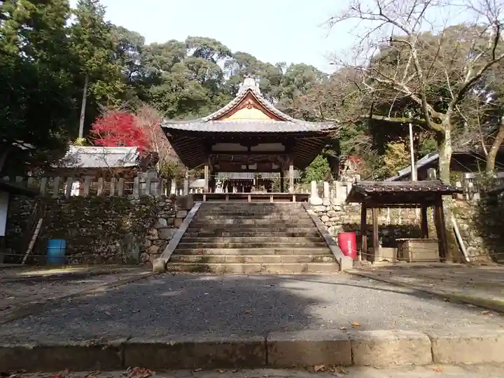 石座神社の本殿・本堂
