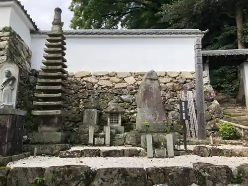 西教寺のお墓