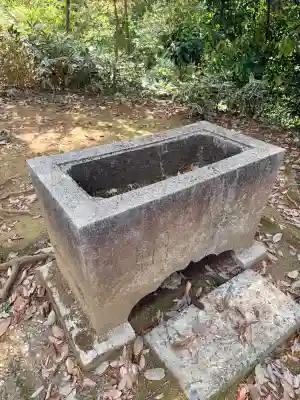 須賀神社　奥の院の{uncategorized: "未分類", other: "その他", undefined: "問題あり", building: "その他建物", grave: "お墓", sacred_gate: "鳥居", guardian: "狛犬", statue: "像", buddha: "仏像", history: "歴史", nature: "自然", garden: "庭園", animal: "動物", pagoda: "塔", temizu: "手水舎", mountain_gate: "山門・神門", sanctuary: "本殿・本堂", subordinate: "末社・摂社", art: "芸術", scenery: "景色", jizo: "地蔵", ema: "絵馬", goshuin: "御朱印", omikuji: "おみくじ", items: "授与品その他", amulet: "お守り", goshuincho: "御朱印帳", eats: "食事", festival: "お祭り", votive_dance: "神楽", shichigosan: "七五三参", wedding: "結婚式", experience: "体験その他", initially: "初詣", around: "周辺", anti_infection: "感染症対策"}