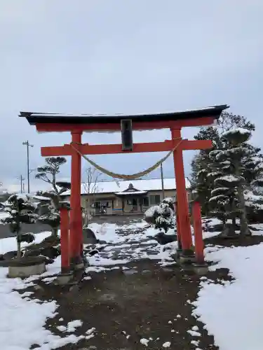 貴船神社の{uncategorized: "未分類", other: "その他", undefined: "問題あり", building: "その他建物", grave: "お墓", sacred_gate: "鳥居", guardian: "狛犬", statue: "像", buddha: "仏像", history: "歴史", nature: "自然", garden: "庭園", animal: "動物", pagoda: "塔", temizu: "手水舎", mountain_gate: "山門・神門", sanctuary: "本殿・本堂", subordinate: "末社・摂社", art: "芸術", scenery: "景色", jizo: "地蔵", ema: "絵馬", goshuin: "御朱印", omikuji: "おみくじ", items: "授与品その他", amulet: "お守り", goshuincho: "御朱印帳", eats: "食事", festival: "お祭り", votive_dance: "神楽", shichigosan: "七五三参", wedding: "結婚式", experience: "体験その他", initially: "初詣", around: "周辺", anti_infection: "感染症対策"}