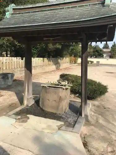 餘子神社の手水舎