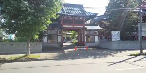 眞久寺の山門