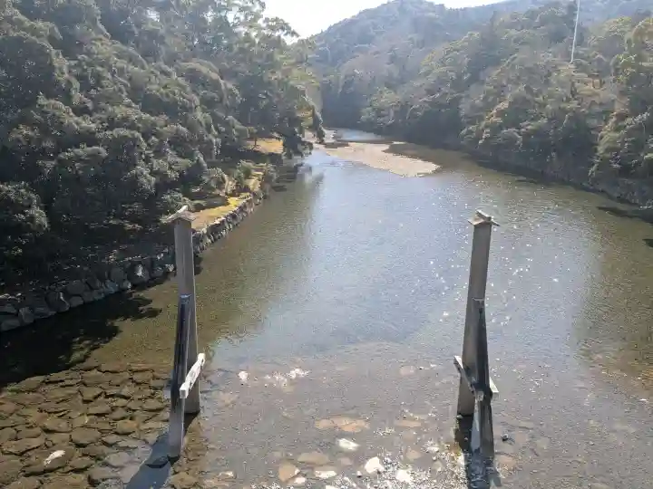 伊勢神宮内宮(皇大神宮)の{uncategorized: "未分類", other: "その他", undefined: "問題あり", building: "その他建物", grave: "お墓", sacred_gate: "鳥居", guardian: "狛犬", statue: "像", buddha: "仏像", history: "歴史", nature: "自然", garden: "庭園", animal: "動物", pagoda: "塔", temizu: "手水舎", mountain_gate: "山門・神門", sanctuary: "本殿・本堂", subordinate: "末社・摂社", art: "芸術", scenery: "景色", jizo: "地蔵", ema: "絵馬", goshuin: "御朱印", omikuji: "おみくじ", items: "授与品その他", amulet: "お守り", goshuincho: "御朱印帳", eats: "食事", festival: "お祭り", votive_dance: "神楽", shichigosan: "七五三参", wedding: "結婚式", experience: "体験その他", initially: "初詣", around: "周辺", anti_infection: "感染症対策"}
