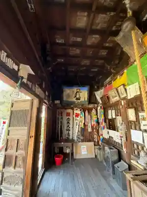 洞雲寺の{uncategorized: "未分類", other: "その他", undefined: "問題あり", building: "その他建物", grave: "お墓", sacred_gate: "鳥居", guardian: "狛犬", statue: "像", buddha: "仏像", history: "歴史", nature: "自然", garden: "庭園", animal: "動物", pagoda: "塔", temizu: "手水舎", mountain_gate: "山門・神門", sanctuary: "本殿・本堂", subordinate: "末社・摂社", art: "芸術", scenery: "景色", jizo: "地蔵", ema: "絵馬", goshuin: "御朱印", omikuji: "おみくじ", items: "授与品その他", amulet: "お守り", goshuincho: "御朱印帳", eats: "食事", festival: "お祭り", votive_dance: "神楽", shichigosan: "七五三参", wedding: "結婚式", experience: "体験その他", initially: "初詣", around: "周辺", anti_infection: "感染症対策"}