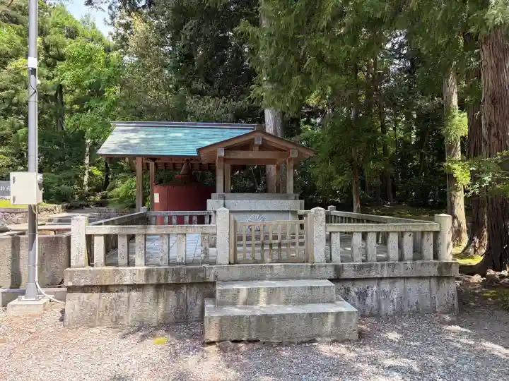 彌彦神社の{uncategorized: "未分類", other: "その他", undefined: "問題あり", building: "その他建物", grave: "お墓", sacred_gate: "鳥居", guardian: "狛犬", statue: "像", buddha: "仏像", history: "歴史", nature: "自然", garden: "庭園", animal: "動物", pagoda: "塔", temizu: "手水舎", mountain_gate: "山門・神門", sanctuary: "本殿・本堂", subordinate: "末社・摂社", art: "芸術", scenery: "景色", jizo: "地蔵", ema: "絵馬", goshuin: "御朱印", omikuji: "おみくじ", items: "授与品その他", amulet: "お守り", goshuincho: "御朱印帳", eats: "食事", festival: "お祭り", votive_dance: "神楽", shichigosan: "七五三参", wedding: "結婚式", experience: "体験その他", initially: "初詣", around: "周辺", anti_infection: "感染症対策"}