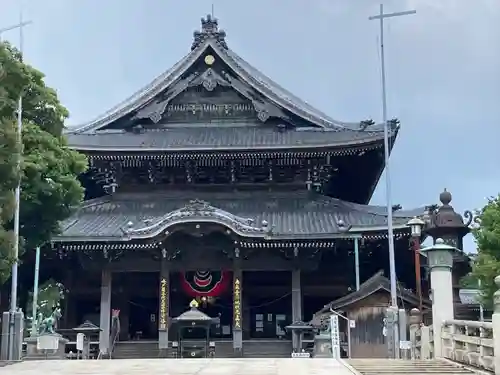 豊川閣　妙厳寺の本殿・本堂