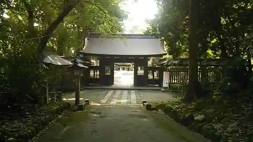 雄山神社前立社壇の山門・神門