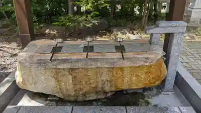 烈々布神社の手水舎