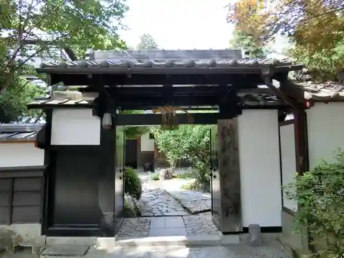 神峯山寺の山門