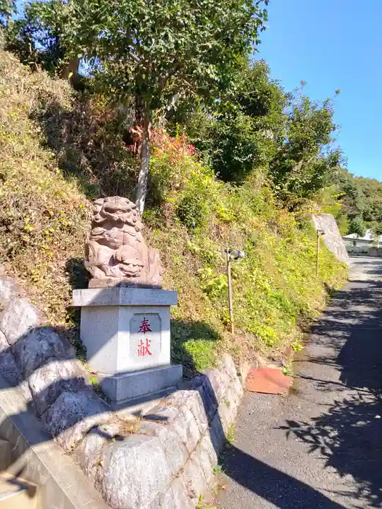 白山神社の狛犬