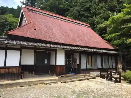 観音寺の本殿