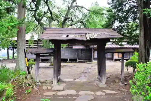 常勝院の山門