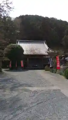 華藏寺(梅澤不動尊) の本殿・本堂