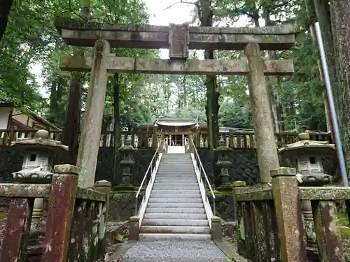 諏訪神社の鳥居