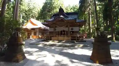 御岩神社の本殿・本堂