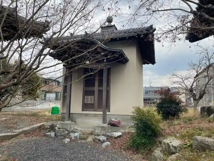 養専寺の{uncategorized: "未分類", other: "その他", undefined: "問題あり", building: "その他建物", grave: "お墓", sacred_gate: "鳥居", guardian: "狛犬", statue: "像", buddha: "仏像", history: "歴史", nature: "自然", garden: "庭園", animal: "動物", pagoda: "塔", temizu: "手水舎", mountain_gate: "山門・神門", sanctuary: "本殿・本堂", subordinate: "末社・摂社", art: "芸術", scenery: "景色", jizo: "地蔵", ema: "絵馬", goshuin: "御朱印", omikuji: "おみくじ", items: "授与品その他", amulet: "お守り", goshuincho: "御朱印帳", eats: "食事", festival: "お祭り", votive_dance: "神楽", shichigosan: "七五三参", wedding: "結婚式", experience: "体験その他", initially: "初詣", around: "周辺", anti_infection: "感染症対策"}