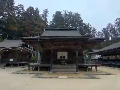 壇上伽藍の{uncategorized: "未分類", other: "その他", undefined: "問題あり", building: "その他建物", grave: "お墓", sacred_gate: "鳥居", guardian: "狛犬", statue: "像", buddha: "仏像", history: "歴史", nature: "自然", garden: "庭園", animal: "動物", pagoda: "塔", temizu: "手水舎", mountain_gate: "山門・神門", sanctuary: "本殿・本堂", subordinate: "末社・摂社", art: "芸術", scenery: "景色", jizo: "地蔵", ema: "絵馬", goshuin: "御朱印", omikuji: "おみくじ", items: "授与品その他", amulet: "お守り", goshuincho: "御朱印帳", eats: "食事", festival: "お祭り", votive_dance: "神楽", shichigosan: "七五三参", wedding: "結婚式", experience: "体験その他", initially: "初詣", around: "周辺", anti_infection: "感染症対策"}