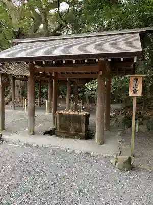 月夜見宮（豊受大神宮別宮）の{uncategorized: "未分類", other: "その他", undefined: "問題あり", building: "その他建物", grave: "お墓", sacred_gate: "鳥居", guardian: "狛犬", statue: "像", buddha: "仏像", history: "歴史", nature: "自然", garden: "庭園", animal: "動物", pagoda: "塔", temizu: "手水舎", mountain_gate: "山門・神門", sanctuary: "本殿・本堂", subordinate: "末社・摂社", art: "芸術", scenery: "景色", jizo: "地蔵", ema: "絵馬", goshuin: "御朱印", omikuji: "おみくじ", items: "授与品その他", amulet: "お守り", goshuincho: "御朱印帳", eats: "食事", festival: "お祭り", votive_dance: "神楽", shichigosan: "七五三参", wedding: "結婚式", experience: "体験その他", initially: "初詣", around: "周辺", anti_infection: "感染症対策"}