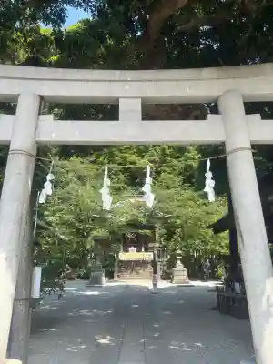 御霊神社の{uncategorized: "未分類", other: "その他", undefined: "問題あり", building: "その他建物", grave: "お墓", sacred_gate: "鳥居", guardian: "狛犬", statue: "像", buddha: "仏像", history: "歴史", nature: "自然", garden: "庭園", animal: "動物", pagoda: "塔", temizu: "手水舎", mountain_gate: "山門・神門", sanctuary: "本殿・本堂", subordinate: "末社・摂社", art: "芸術", scenery: "景色", jizo: "地蔵", ema: "絵馬", goshuin: "御朱印", omikuji: "おみくじ", items: "授与品その他", amulet: "お守り", goshuincho: "御朱印帳", eats: "食事", festival: "お祭り", votive_dance: "神楽", shichigosan: "七五三参", wedding: "結婚式", experience: "体験その他", initially: "初詣", around: "周辺", anti_infection: "感染症対策"}