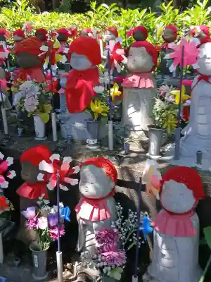 増上寺の{uncategorized: "未分類", other: "その他", undefined: "問題あり", building: "その他建物", grave: "お墓", sacred_gate: "鳥居", guardian: "狛犬", statue: "像", buddha: "仏像", history: "歴史", nature: "自然", garden: "庭園", animal: "動物", pagoda: "塔", temizu: "手水舎", mountain_gate: "山門・神門", sanctuary: "本殿・本堂", subordinate: "末社・摂社", art: "芸術", scenery: "景色", jizo: "地蔵", ema: "絵馬", goshuin: "御朱印", omikuji: "おみくじ", items: "授与品その他", amulet: "お守り", goshuincho: "御朱印帳", eats: "食事", festival: "お祭り", votive_dance: "神楽", shichigosan: "七五三参", wedding: "結婚式", experience: "体験その他", initially: "初詣", around: "周辺", anti_infection: "感染症対策"}