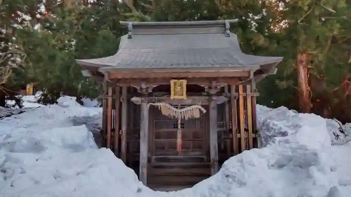 諏訪社の本殿・本堂