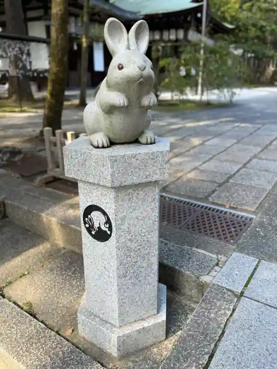 岡崎神社の{uncategorized: "未分類", other: "その他", undefined: "問題あり", building: "その他建物", grave: "お墓", sacred_gate: "鳥居", guardian: "狛犬", statue: "像", buddha: "仏像", history: "歴史", nature: "自然", garden: "庭園", animal: "動物", pagoda: "塔", temizu: "手水舎", mountain_gate: "山門・神門", sanctuary: "本殿・本堂", subordinate: "末社・摂社", art: "芸術", scenery: "景色", jizo: "地蔵", ema: "絵馬", goshuin: "御朱印", omikuji: "おみくじ", items: "授与品その他", amulet: "お守り", goshuincho: "御朱印帳", eats: "食事", festival: "お祭り", votive_dance: "神楽", shichigosan: "七五三参", wedding: "結婚式", experience: "体験その他", initially: "初詣", around: "周辺", anti_infection: "感染症対策"}