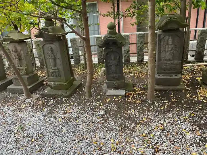 久里浜天神社の{uncategorized: "未分類", other: "その他", undefined: "問題あり", building: "その他建物", grave: "お墓", sacred_gate: "鳥居", guardian: "狛犬", statue: "像", buddha: "仏像", history: "歴史", nature: "自然", garden: "庭園", animal: "動物", pagoda: "塔", temizu: "手水舎", mountain_gate: "山門・神門", sanctuary: "本殿・本堂", subordinate: "末社・摂社", art: "芸術", scenery: "景色", jizo: "地蔵", ema: "絵馬", goshuin: "御朱印", omikuji: "おみくじ", items: "授与品その他", amulet: "お守り", goshuincho: "御朱印帳", eats: "食事", festival: "お祭り", votive_dance: "神楽", shichigosan: "七五三参", wedding: "結婚式", experience: "体験その他", initially: "初詣", around: "周辺", anti_infection: "感染症対策"}