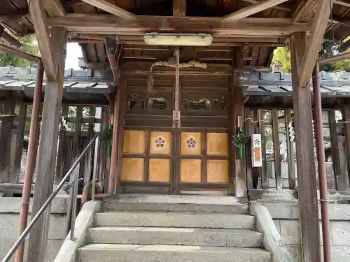 菅原神社の{uncategorized: "未分類", other: "その他", undefined: "問題あり", building: "その他建物", grave: "お墓", sacred_gate: "鳥居", guardian: "狛犬", statue: "像", buddha: "仏像", history: "歴史", nature: "自然", garden: "庭園", animal: "動物", pagoda: "塔", temizu: "手水舎", mountain_gate: "山門・神門", sanctuary: "本殿・本堂", subordinate: "末社・摂社", art: "芸術", scenery: "景色", jizo: "地蔵", ema: "絵馬", goshuin: "御朱印", omikuji: "おみくじ", items: "授与品その他", amulet: "お守り", goshuincho: "御朱印帳", eats: "食事", festival: "お祭り", votive_dance: "神楽", shichigosan: "七五三参", wedding: "結婚式", experience: "体験その他", initially: "初詣", around: "周辺", anti_infection: "感染症対策"}