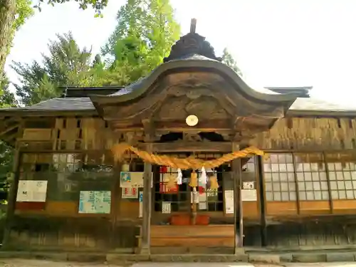 石見神社の本殿